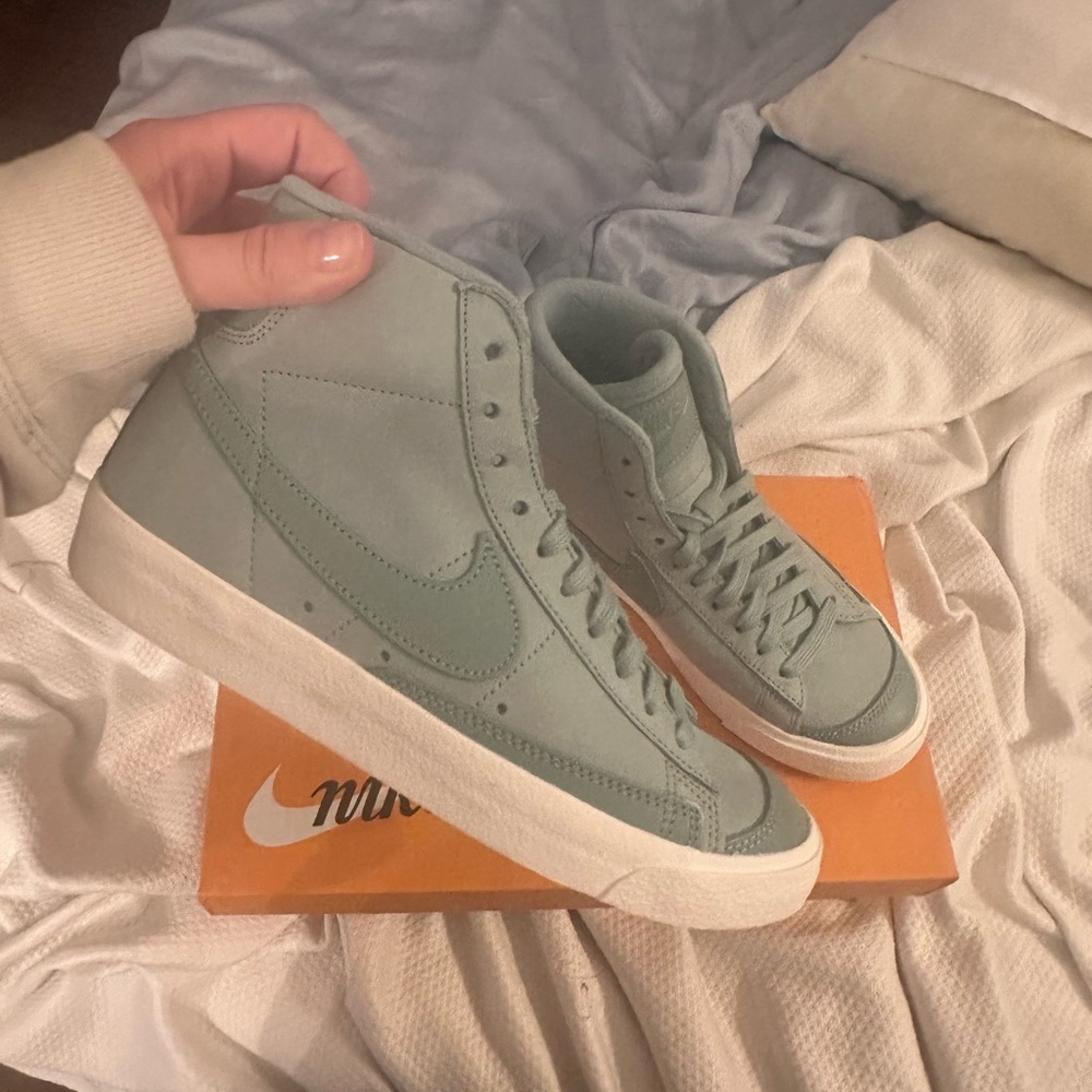 Nike Air Force NIB High-Top Sneakers Mint Green Leather suede sold out swoosh